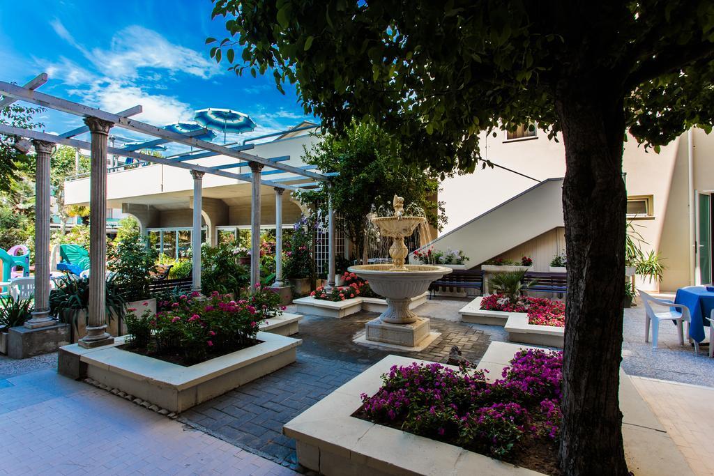 Hotel Nettuno Cesenatico Ngoại thất bức ảnh
